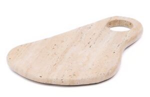 Béžové kamenné servírovací prkénko Kave Home Zera