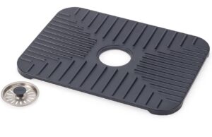 Joseph Joseph Šedá plastová podložka do dřezu Sinkshield 40 x 30 cm