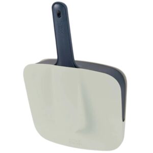 Joseph Joseph Modrý smetáček a lopatka CleanStore s nástěnným držákem